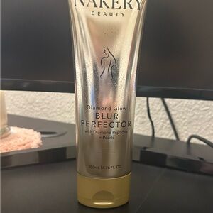 Nakery Beauty Diamond Glow Blur Perfector